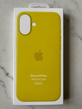 Apple iPhone 16 Plus Silicone Case - Star Fruit
